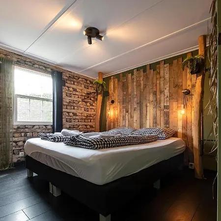 40, Theme Forest World - Dogs Allowed! Oisterwijk