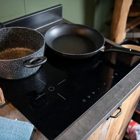 40, Theme Forest World - Dogs Allowed! Alpstuga *