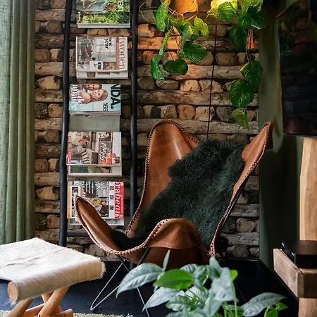 40, Theme Forest World - Dogs Allowed! Chalet *