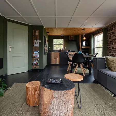 Chalet 40, Theme Forest World - Dogs Allowed! *