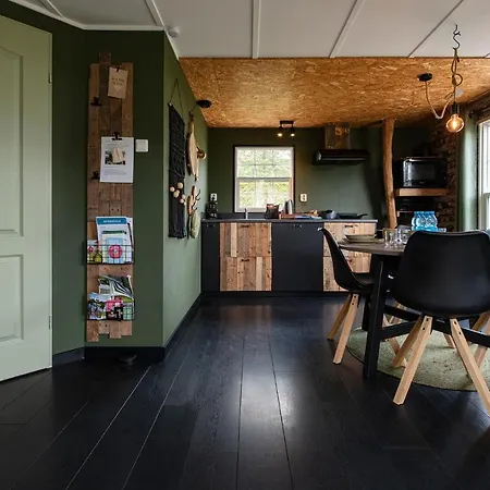 40, Theme Forest World - Dogs Allowed! Chalet