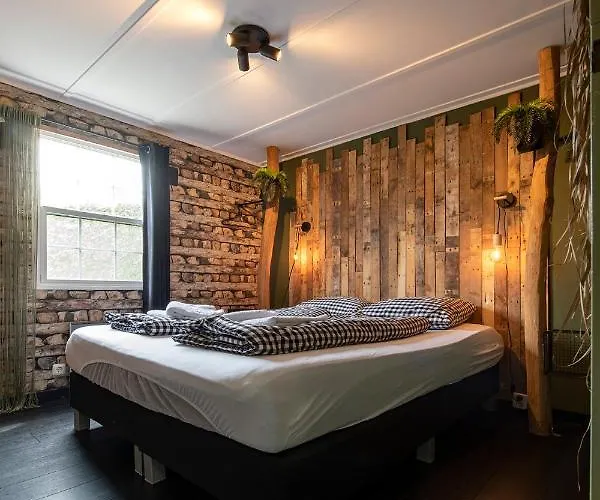 40, Theme Forest World - Dogs Allowed! Oisterwijk