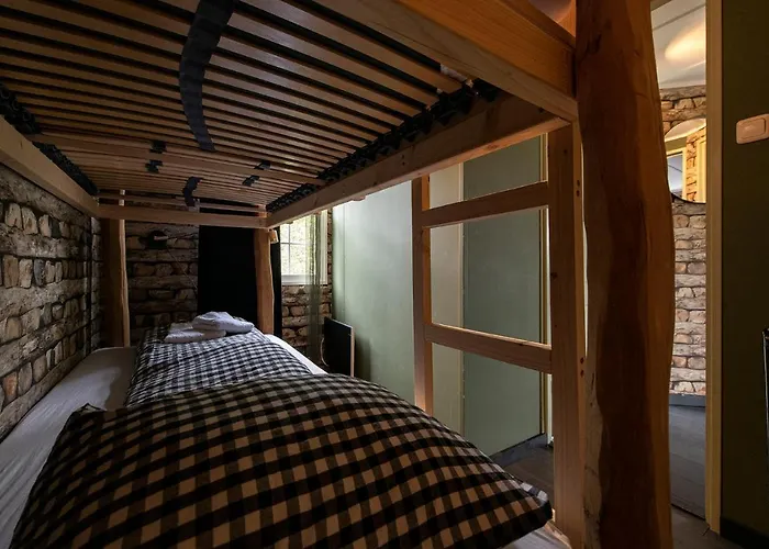 40, Theme Forest World - Dogs Allowed! * Oisterwijk