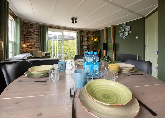 40, Theme Forest World - Dogs Allowed! *