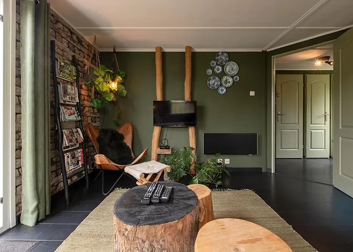 40, Theme Forest World - Dogs Allowed! *