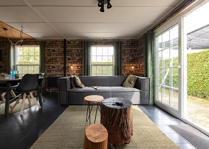 Σαλέ 40, Theme Forest World - Dogs Allowed!