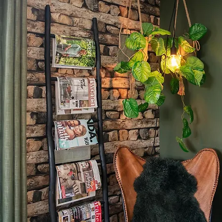 40, Theme Forest World - Dogs Allowed! 木屋 奥斯特韦克