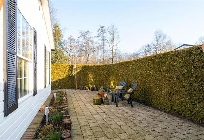 40, Theme Forest World - Dogs Allowed! シャレー *