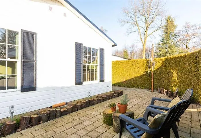 40, Theme Forest World - Dogs Allowed! オーイステルウェイク