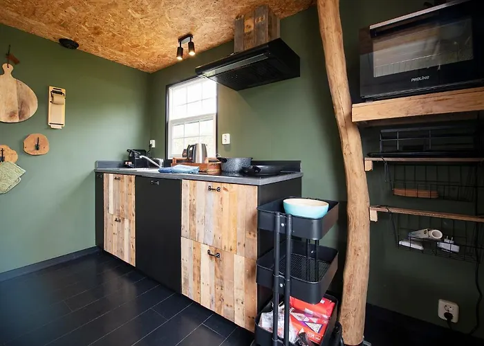 シャレー 40, Theme Forest World - Dogs Allowed!