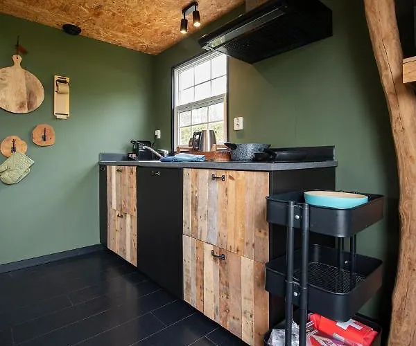 40, Theme Forest World - Dogs Allowed! * オーイステルウェイク