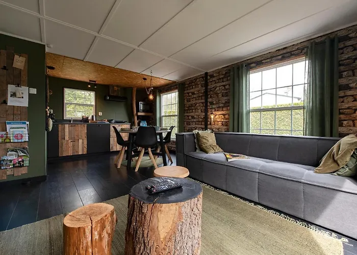 シャレー 40, Theme Forest World - Dogs Allowed! オーイステルウェイク