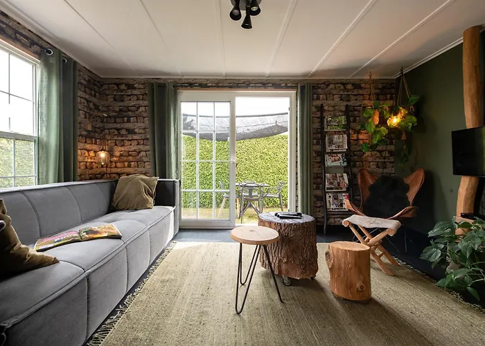 40, Theme Forest World - Dogs Allowed! シャレー オーイステルウェイク