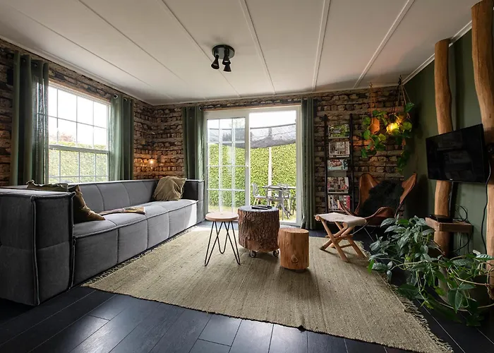 シャレー 40, Theme Forest World - Dogs Allowed!